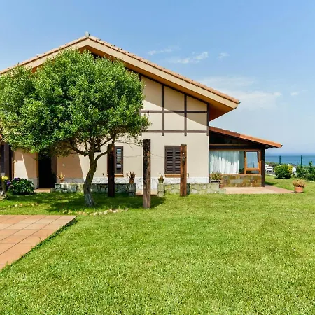 Сasa de vacaciones Encantadora Casa Con Espectaculares Vistas Ajo