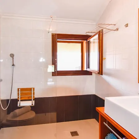 Encantadora Casa Con Espectaculares Vistas Ajo